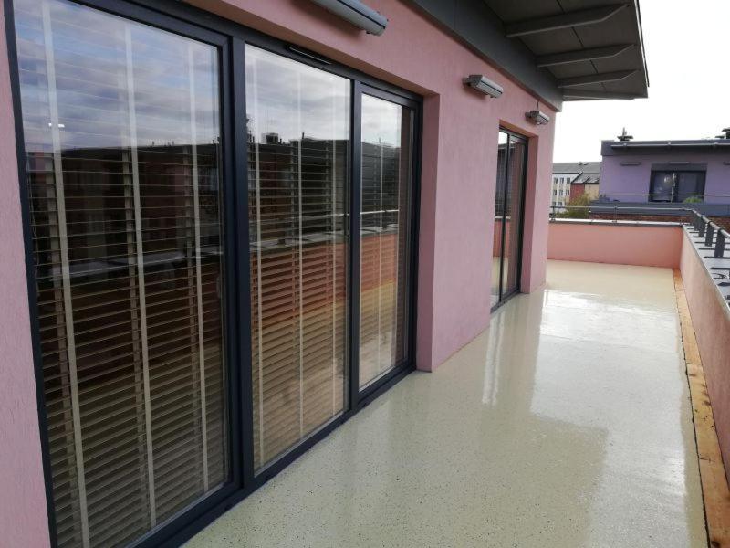Apartament 80M2 Z 70M2 Tarasem -W Pelni Wyposazony - Wyjatkowe Centrum Miasta Wloclawek Exterior photo